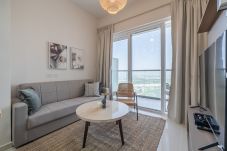 Apartment in Dubai - Newly Furnished 1BDR in Damac Hills 