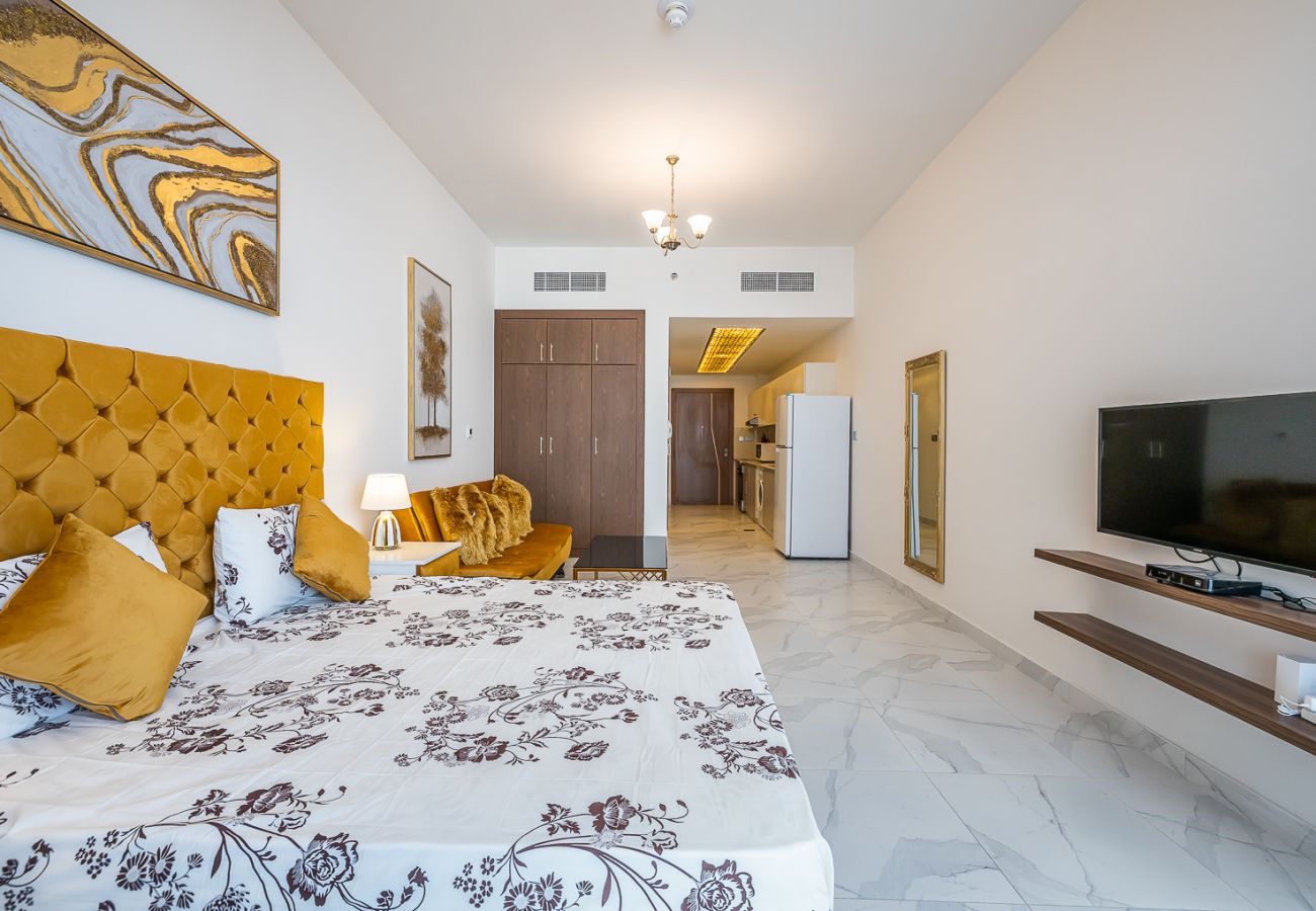 Apartment in Dubai - It’s great view at night from your balcony and even bed
