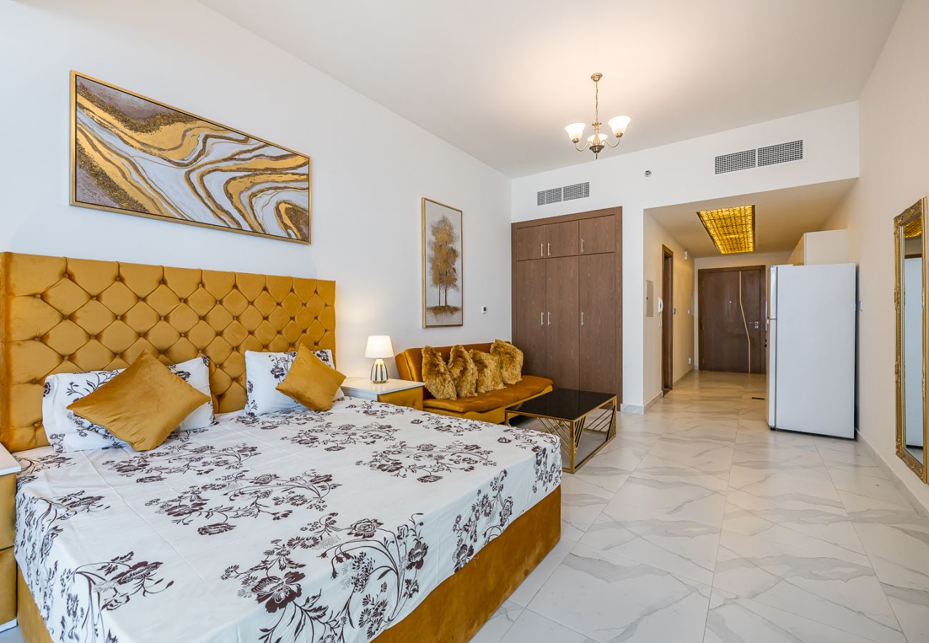 Apartment in Dubai - It’s great view at night from your balcony and even bed
