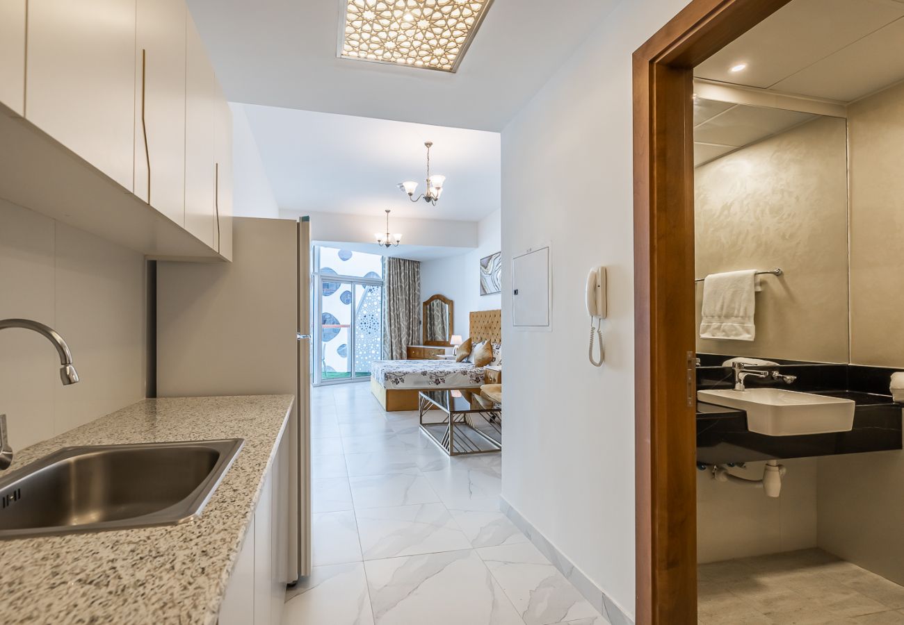 Apartment in Dubai - It’s great view at night from your balcony and even bed