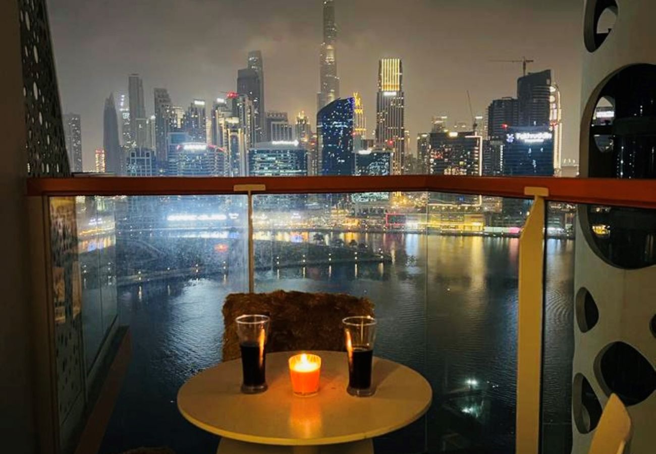 Apartment in Dubai - It’s great view at night from your balcony and even bed