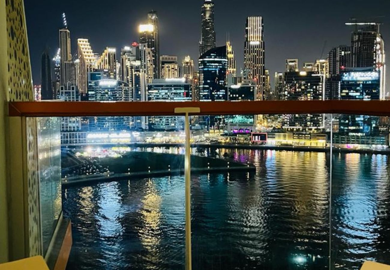 Apartment in Dubai - It’s great view at night from your balcony and even bed