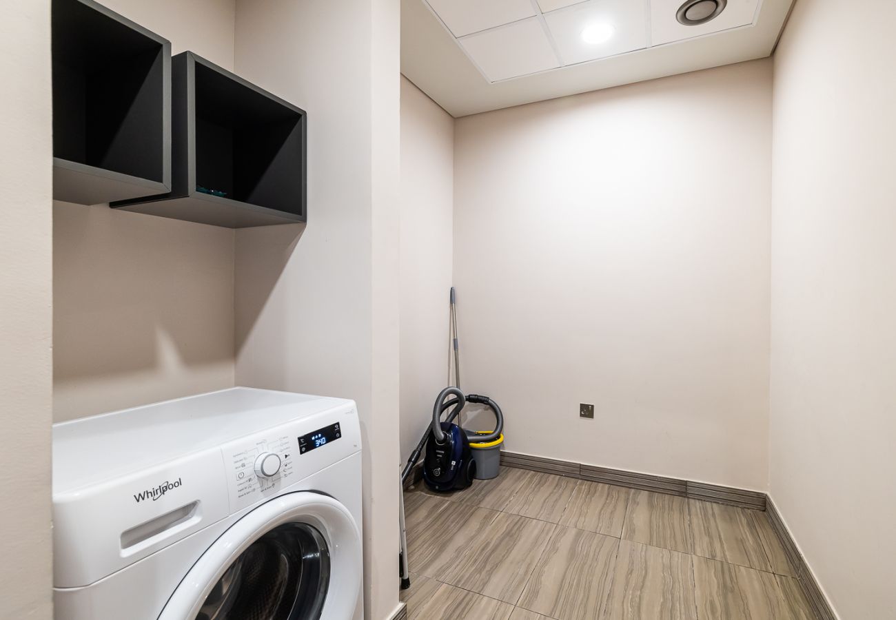 Apartment in Dubai - Comfortable Living I 2-Bedroom Apartment at MBL Residences, JLT