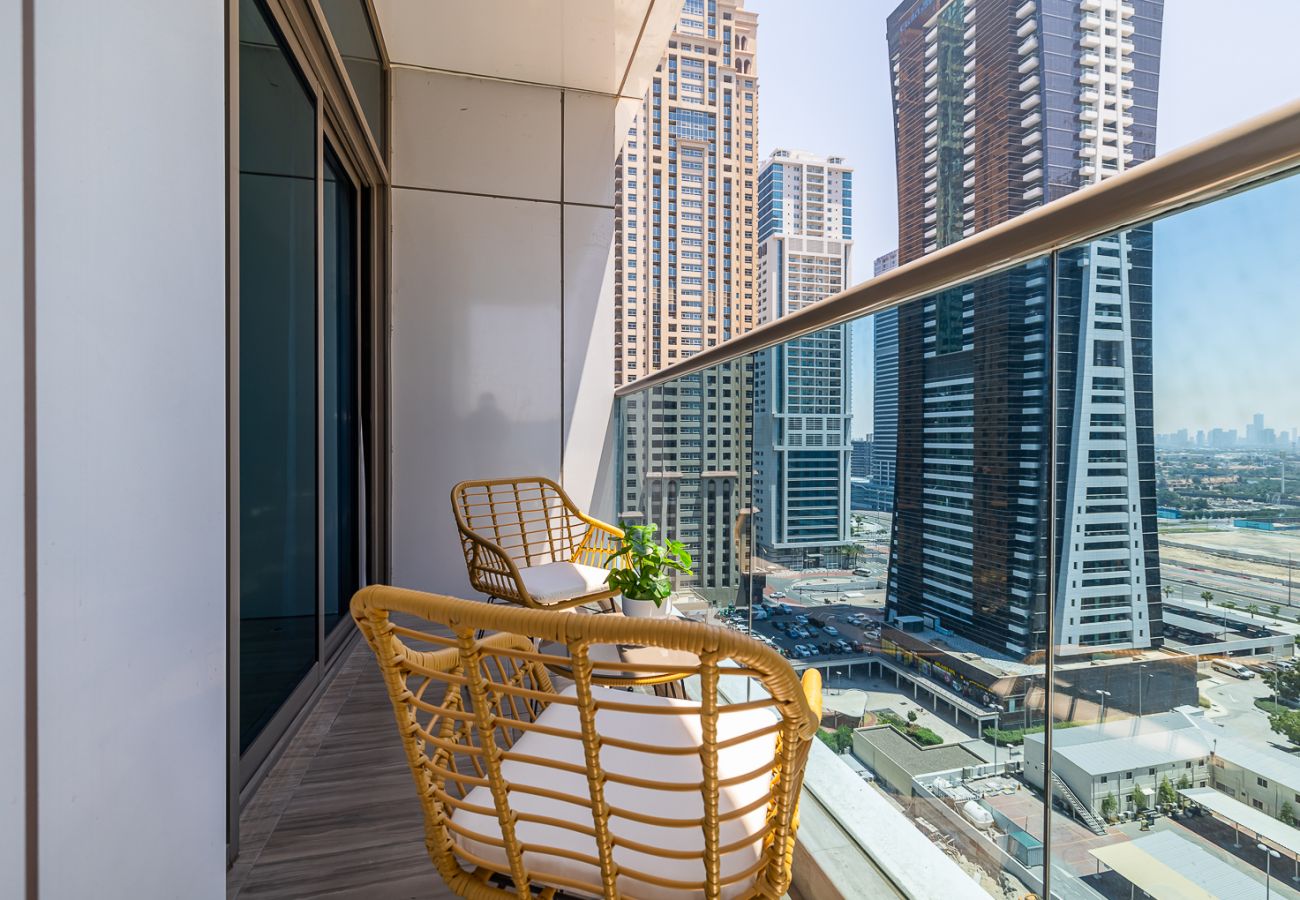 Apartment in Dubai - Comfortable Living I 2-Bedroom Apartment at MBL Residences, JLT