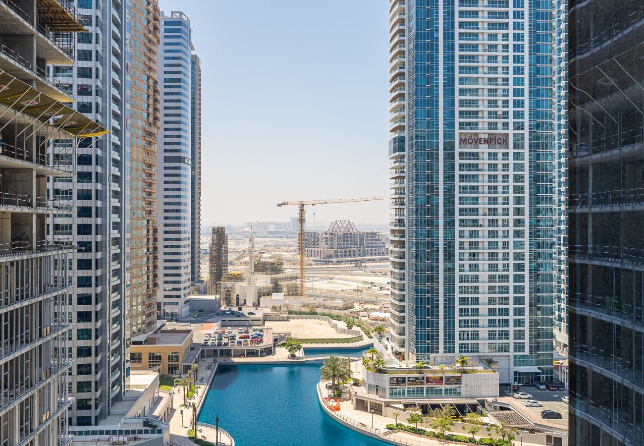 Apartment in Dubai - Comfortable Living I 2-Bedroom Apartment at MBL Residences, JLT