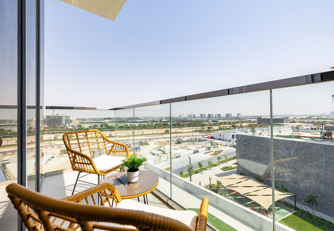 Apartment in Dubai - Modern 1-Bedroom Apartment with Lagoon Views | Residences 15 – District One