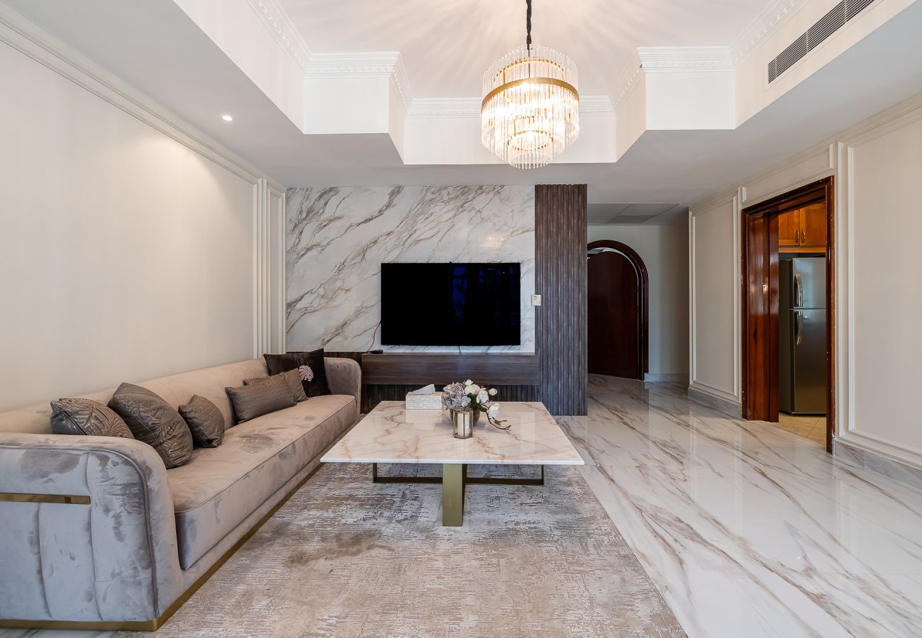 Villa in Dubai - Spacious 5BDR Villa in Dubai Marina I Waterfront 