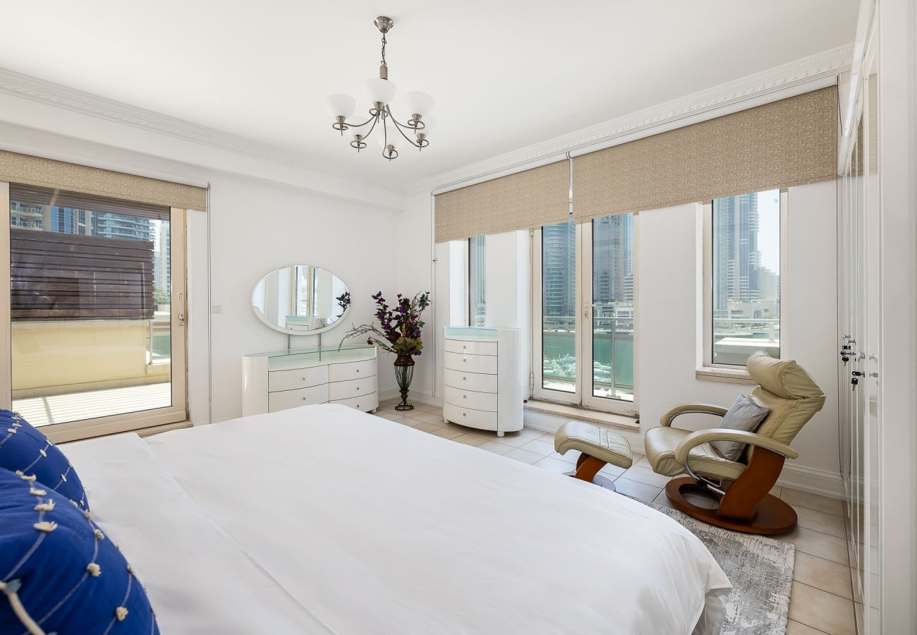 Villa in Dubai - Spacious 5BDR Villa in Dubai Marina I Waterfront 