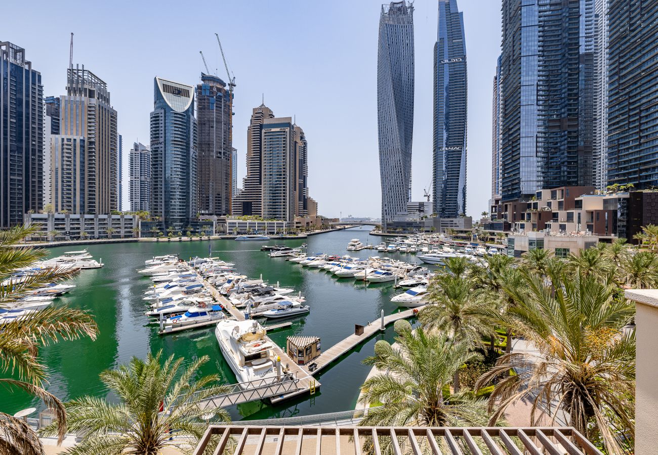 Villa in Dubai - Spacious 5BDR Villa in Dubai Marina I Waterfront 