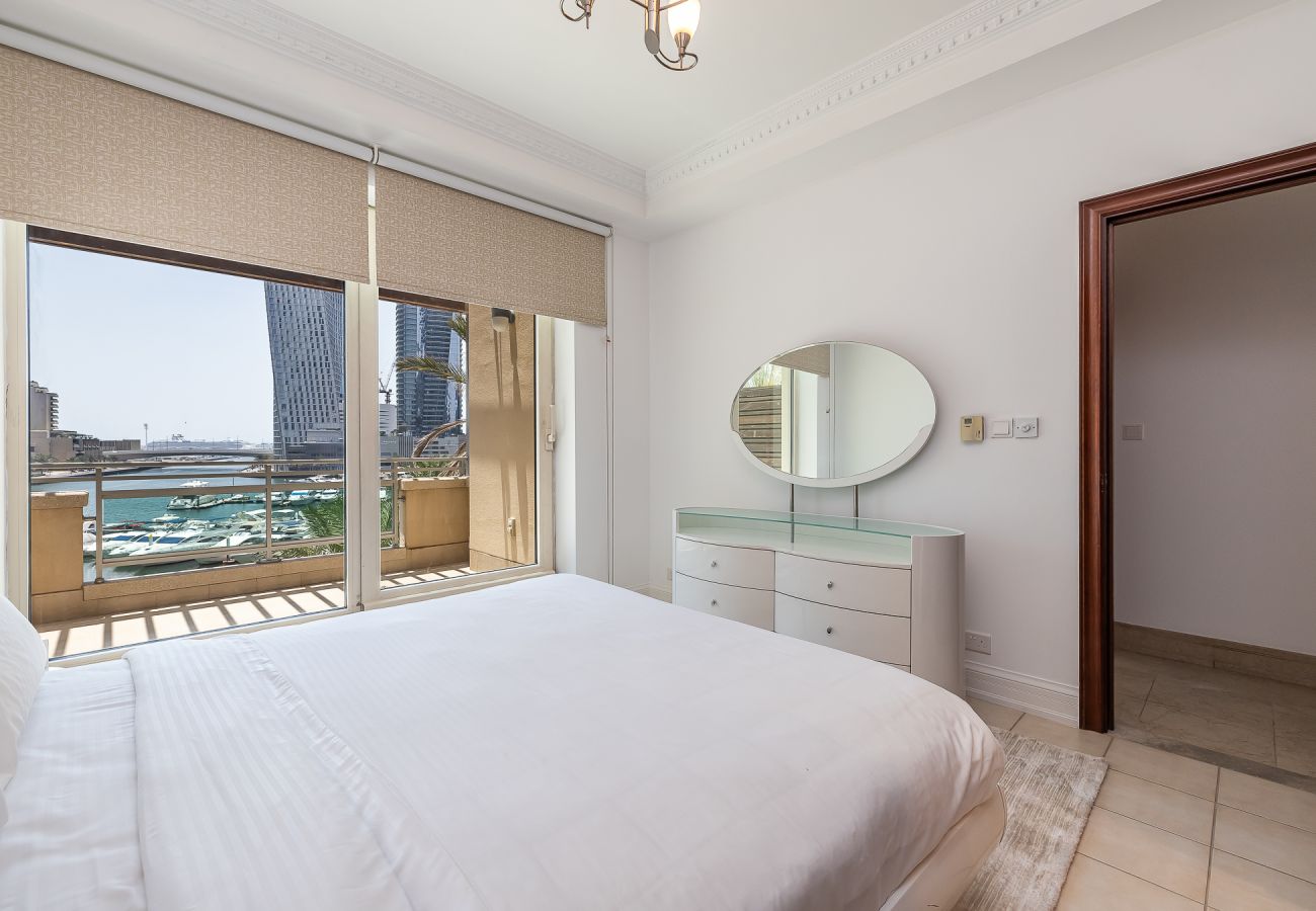 Villa in Dubai - Spacious 5BDR Villa in Dubai Marina I Waterfront 