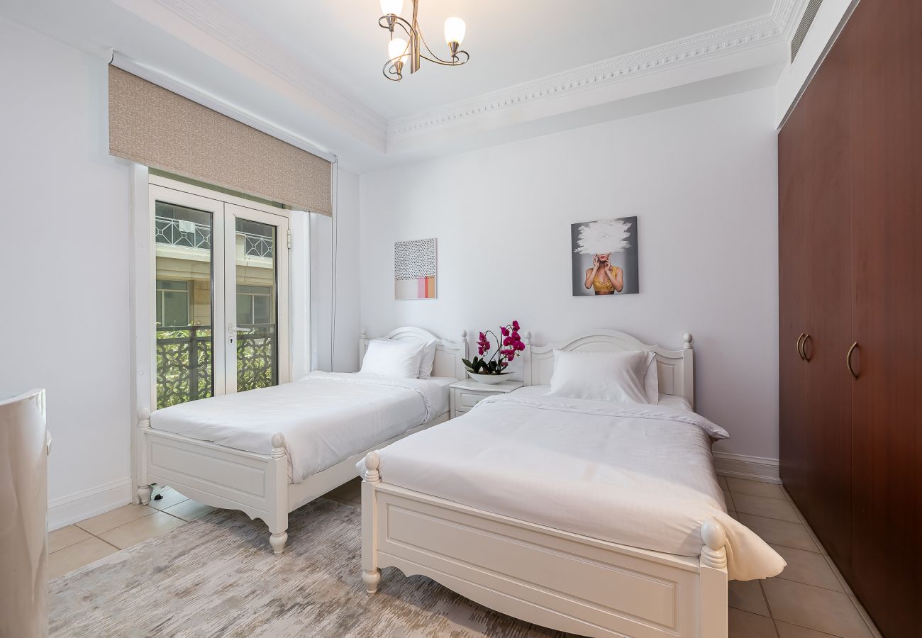 Villa in Dubai - Spacious 5BDR Villa in Dubai Marina I Waterfront 