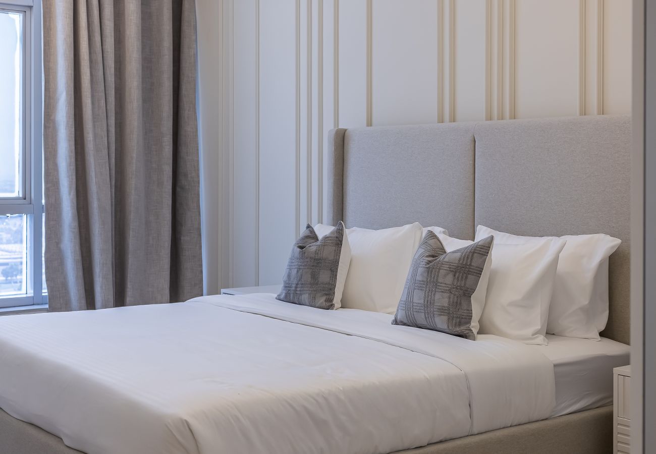 Apartment in Dubai -  Modern 1-Bedroom Apartment in Dubai Marina – Steps from the Metro & JBR Beach