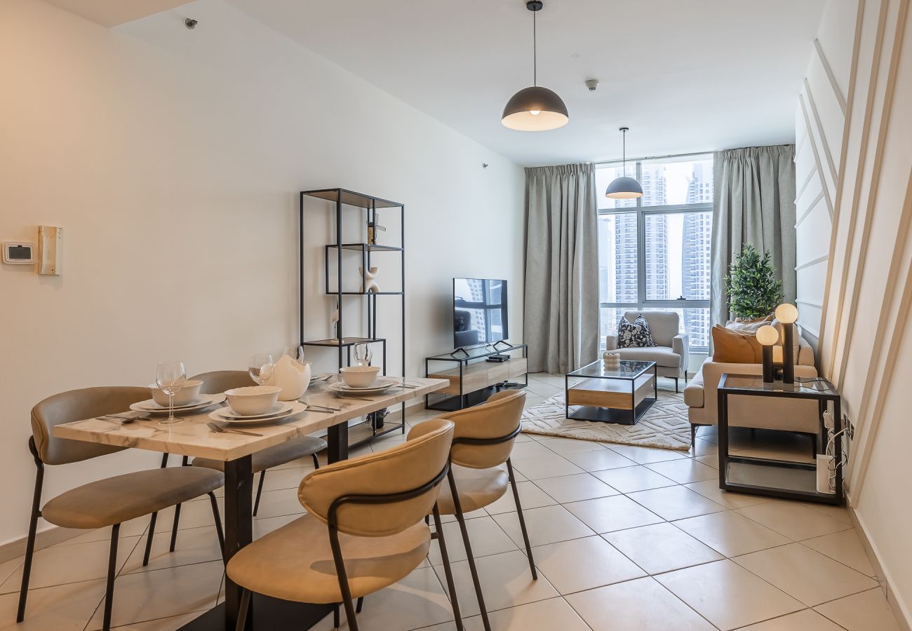 Apartment in Dubai -  Modern 1-Bedroom Apartment in Dubai Marina – Steps from the Metro & JBR Beach