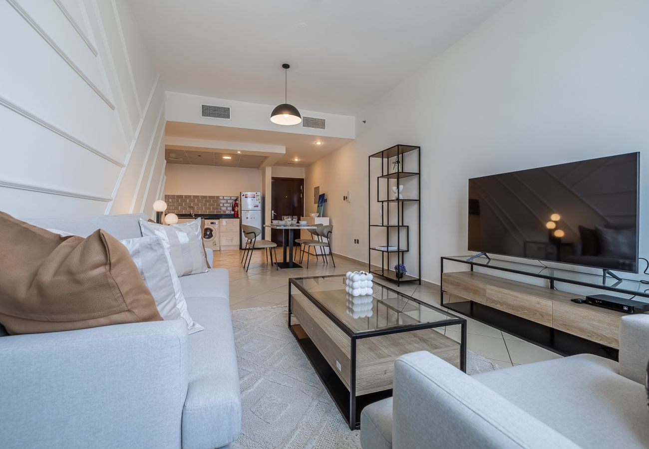 Apartment in Dubai -  Modern 1-Bedroom Apartment in Dubai Marina – Steps from the Metro & JBR Beach