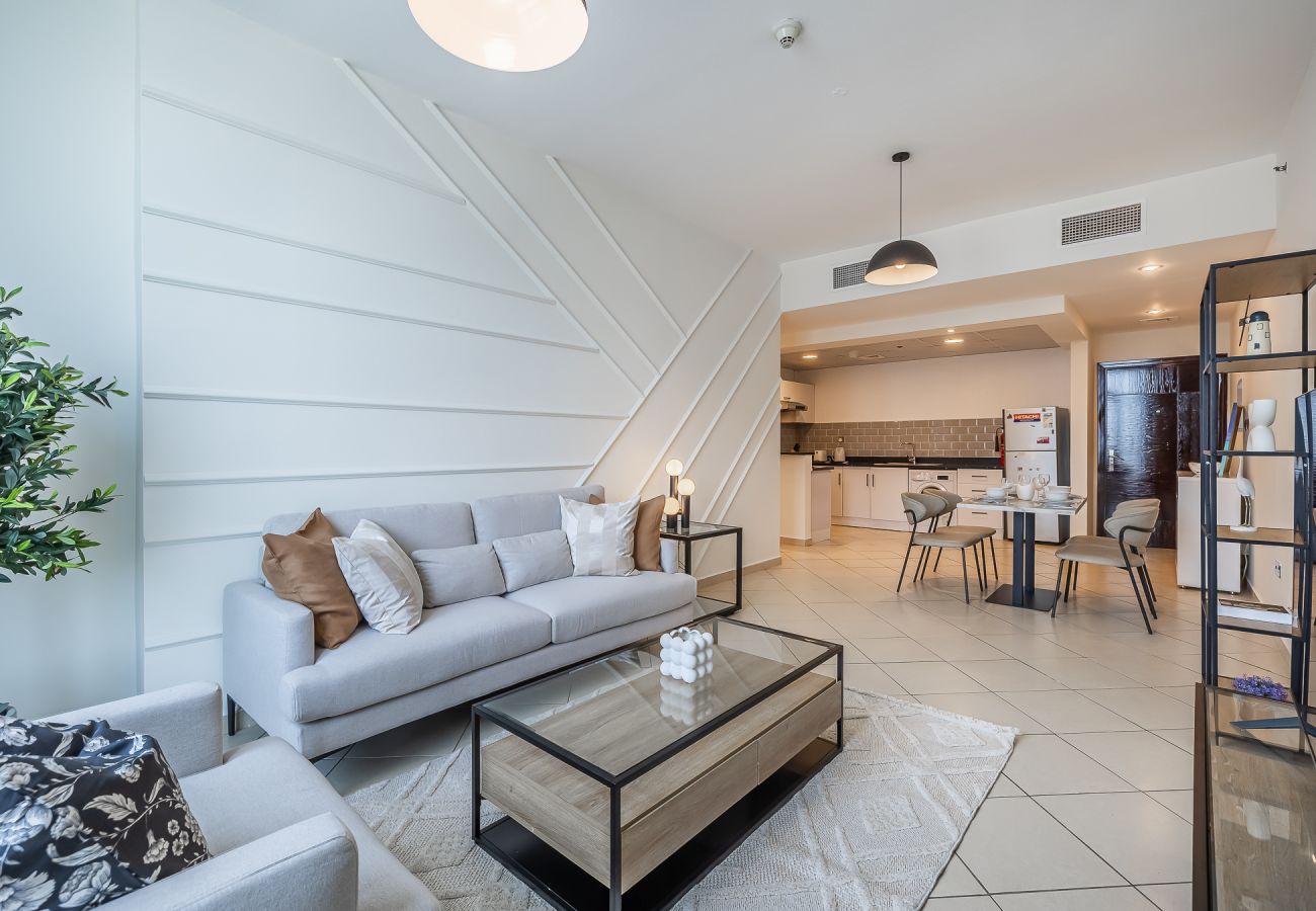 Apartment in Dubai -  Modern 1-Bedroom Apartment in Dubai Marina – Steps from the Metro & JBR Beach