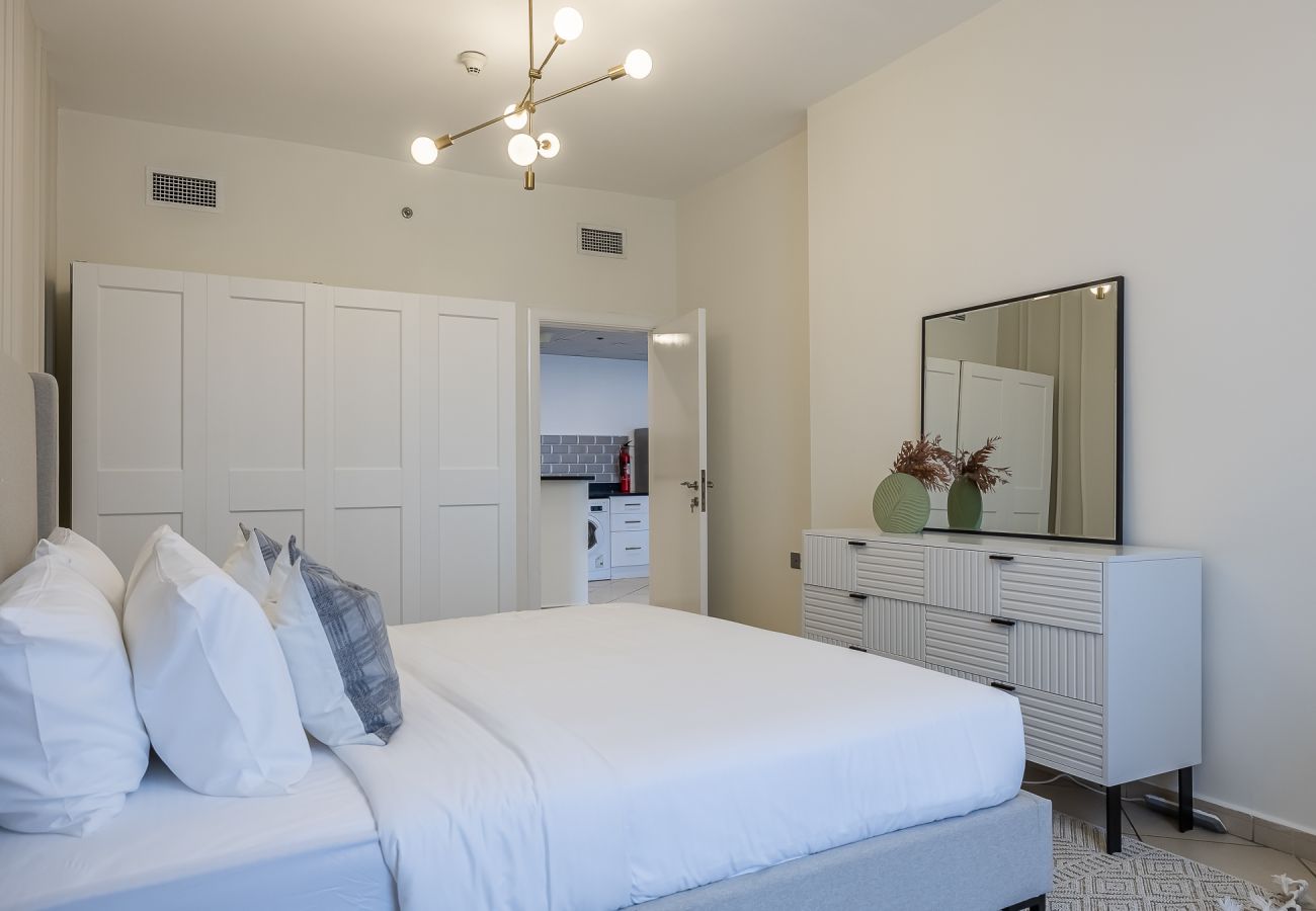 Apartment in Dubai -  Modern 1-Bedroom Apartment in Dubai Marina – Steps from the Metro & JBR Beach