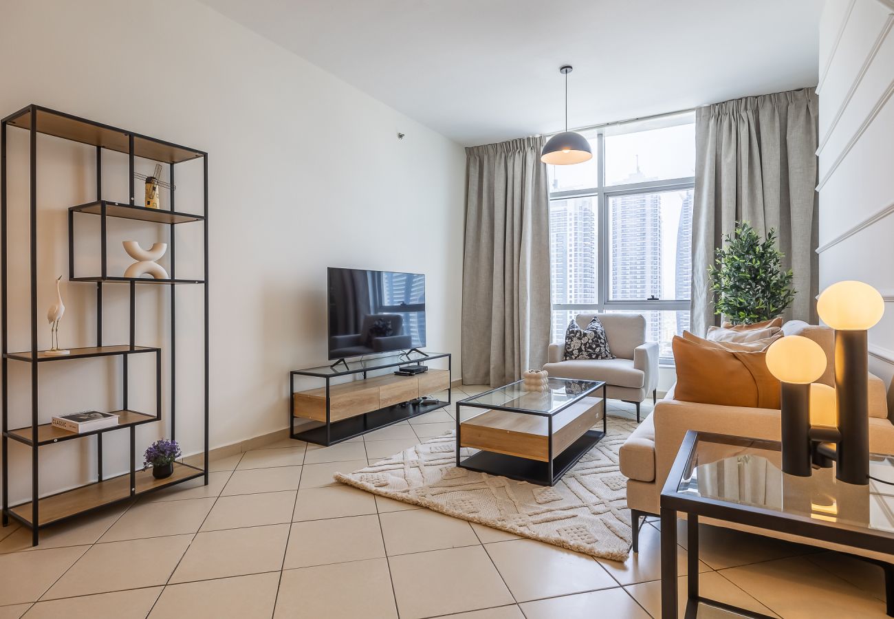 Apartment in Dubai -  Modern 1-Bedroom Apartment in Dubai Marina – Steps from the Metro & JBR Beach