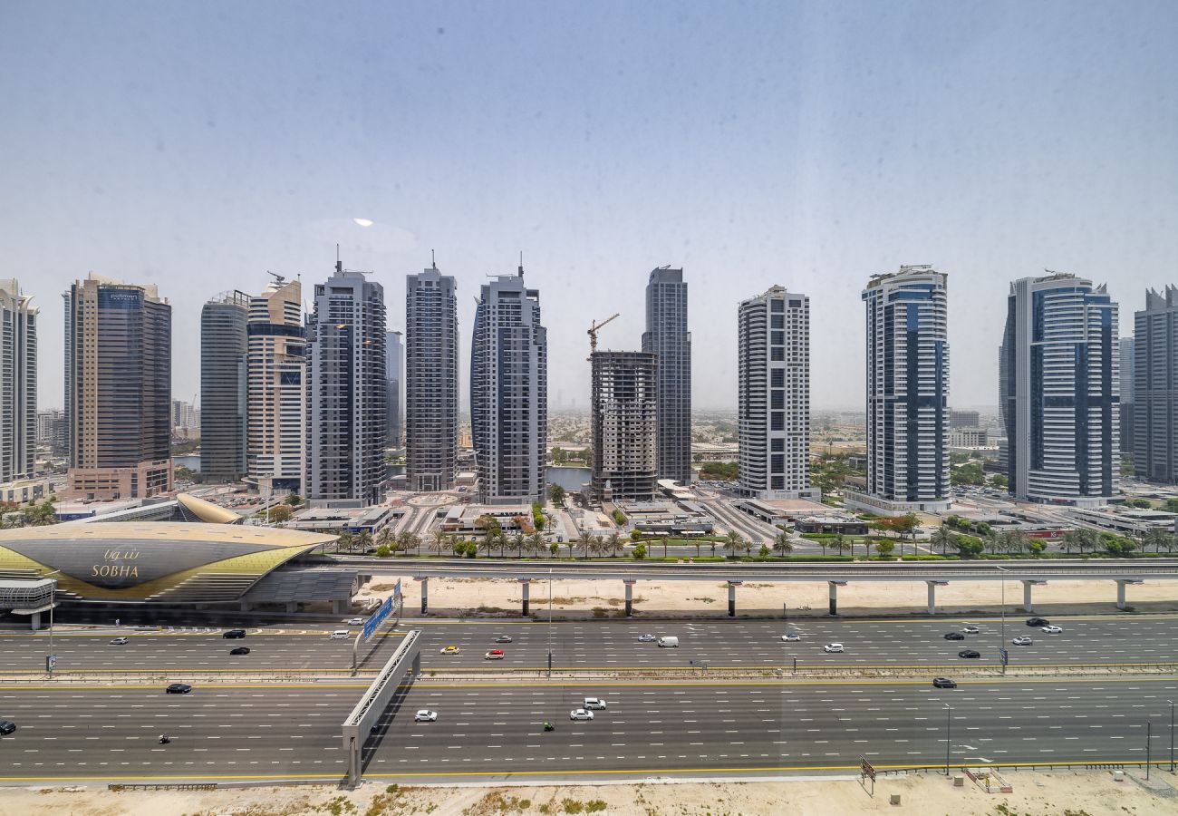 Apartment in Dubai -  Modern 1-Bedroom Apartment in Dubai Marina – Steps from the Metro & JBR Beach