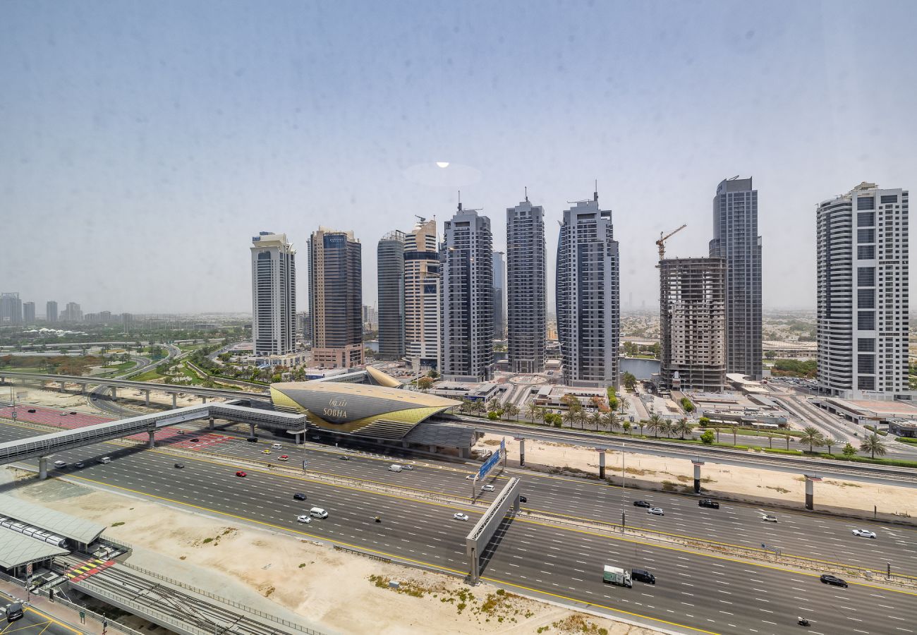 Apartment in Dubai -  Modern 1-Bedroom Apartment in Dubai Marina – Steps from the Metro & JBR Beach