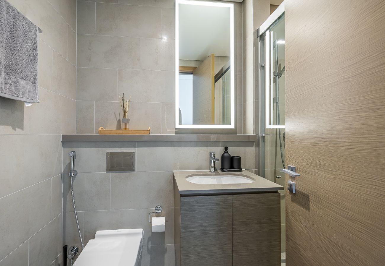 Apartment in Dubai -  Modern 1-Bedroom Apartment with Burj Khalifa Views | Sobha Waves I 3515