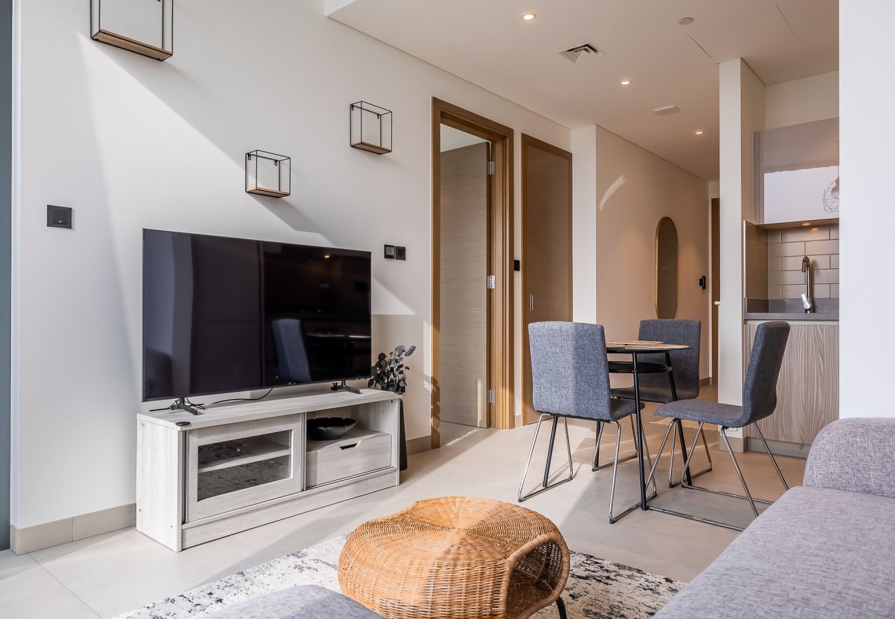 Apartment in Dubai -  Modern 1-Bedroom Apartment with Burj Khalifa Views | Sobha Waves I 3515