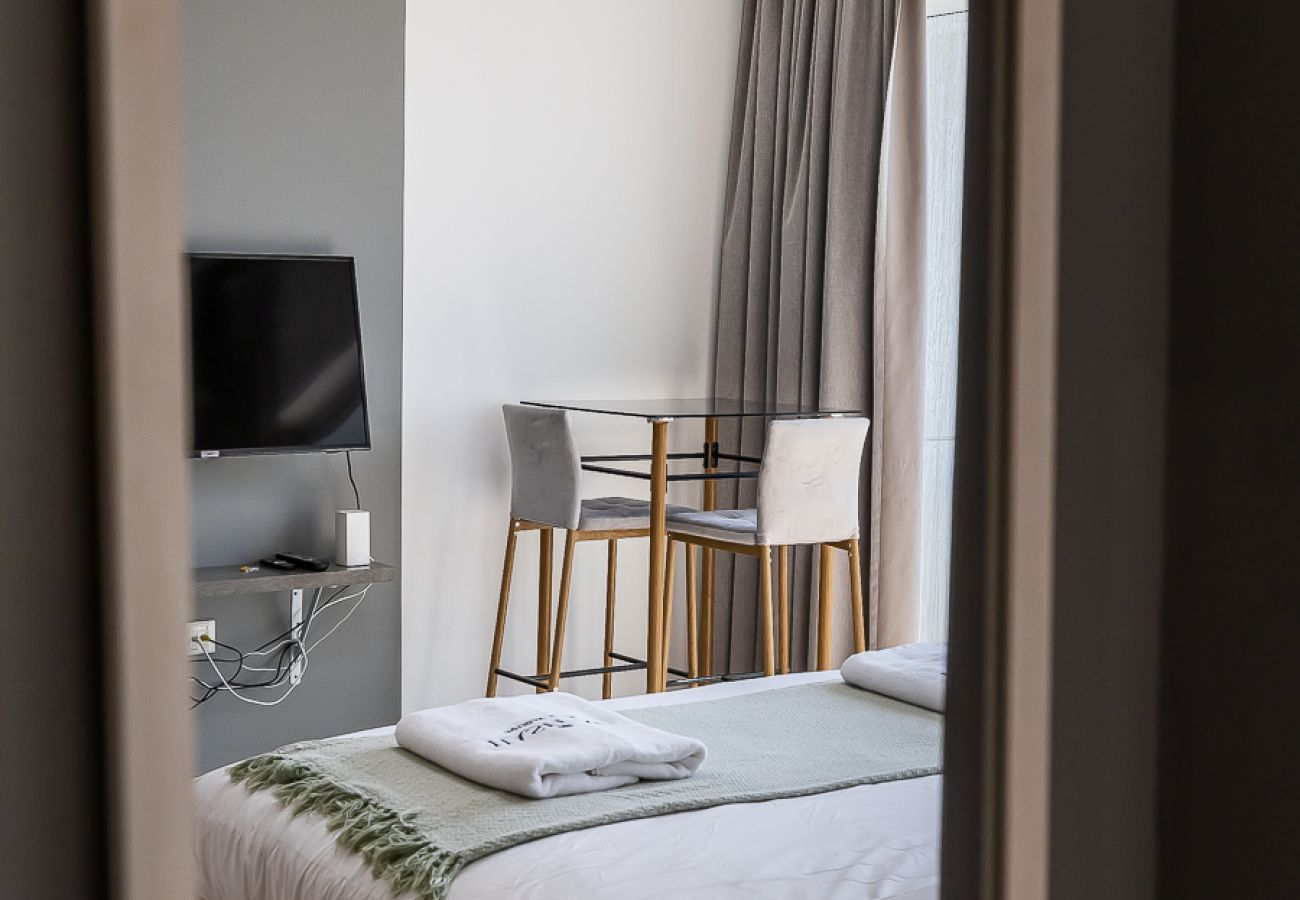 Studio in Dubai - Studio Apartment close to Burj Khalifa