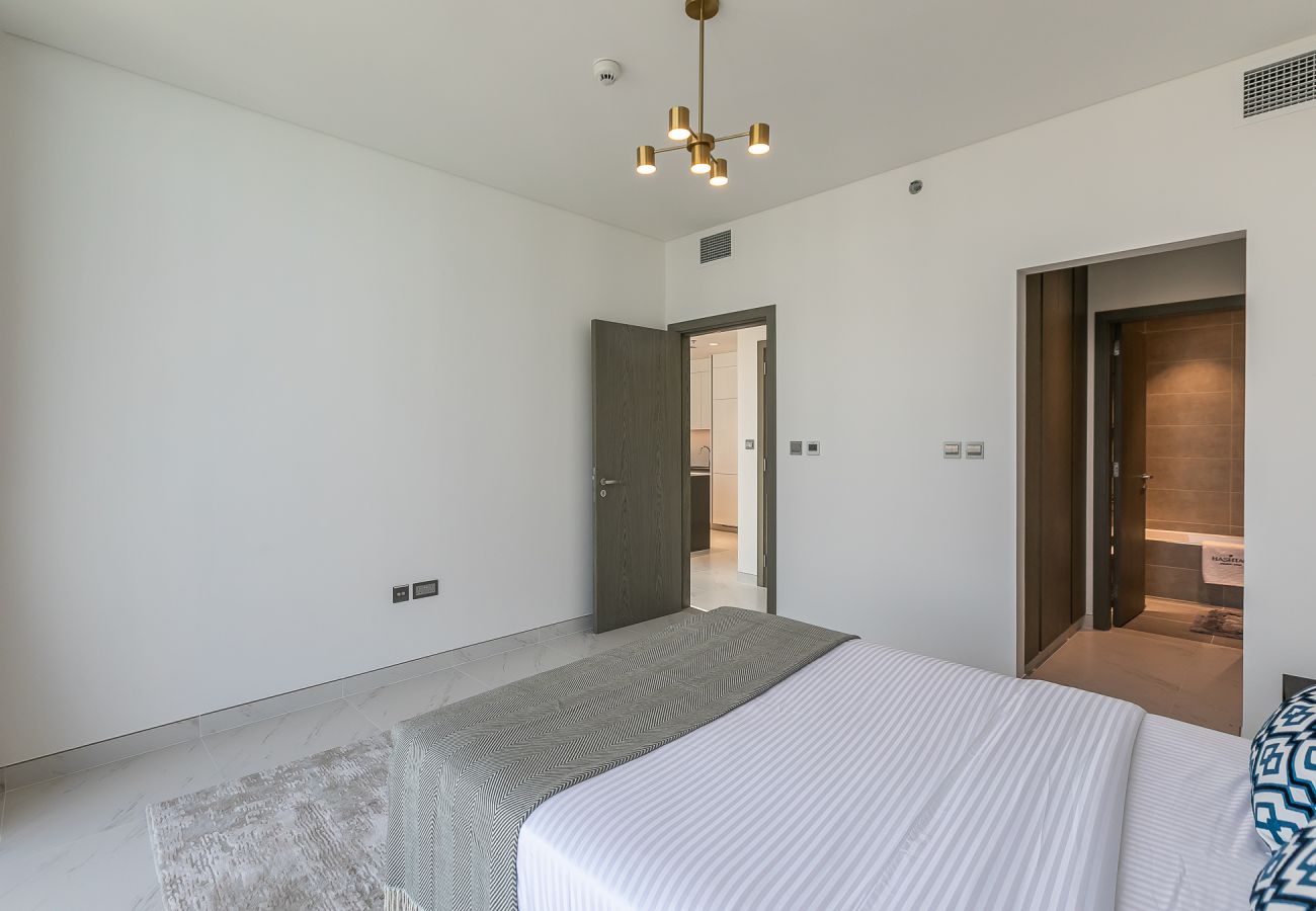 Apartment in Dubai - Lagoon-Facing 1BR Apartment | Residences 14, District One