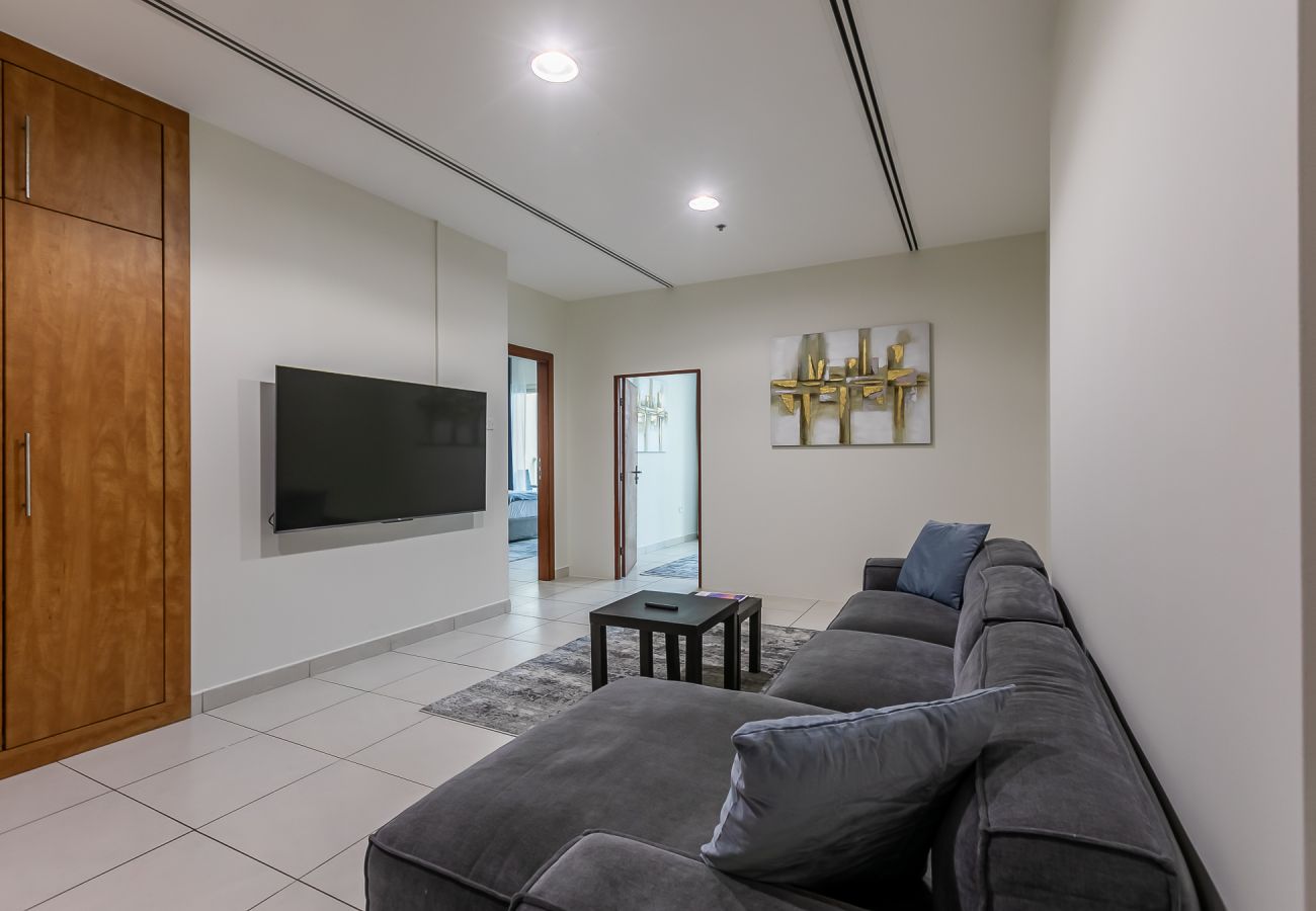 Apartment in Dubai - Renovated 2 BDR apartment I Dubai Marina I Near Metro