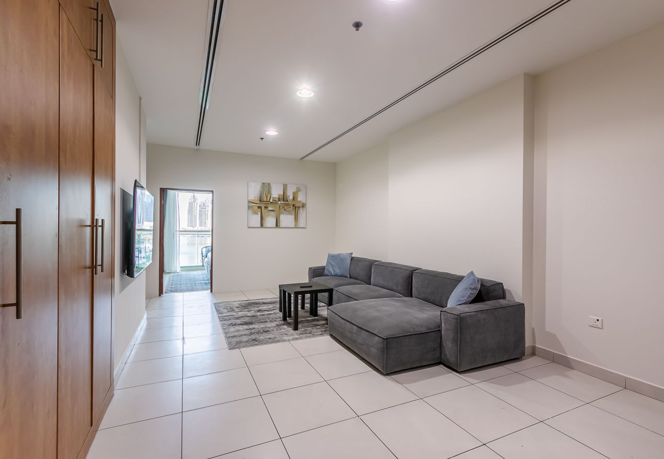 Apartment in Dubai - Renovated 2 BDR apartment I Dubai Marina I Near Metro