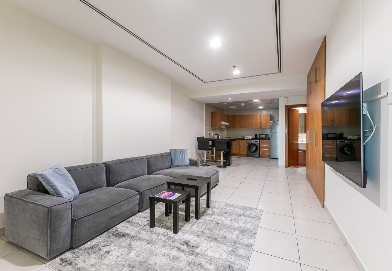 Apartment in Dubai - Renovated 2 BDR apartment I Dubai Marina I Near Metro
