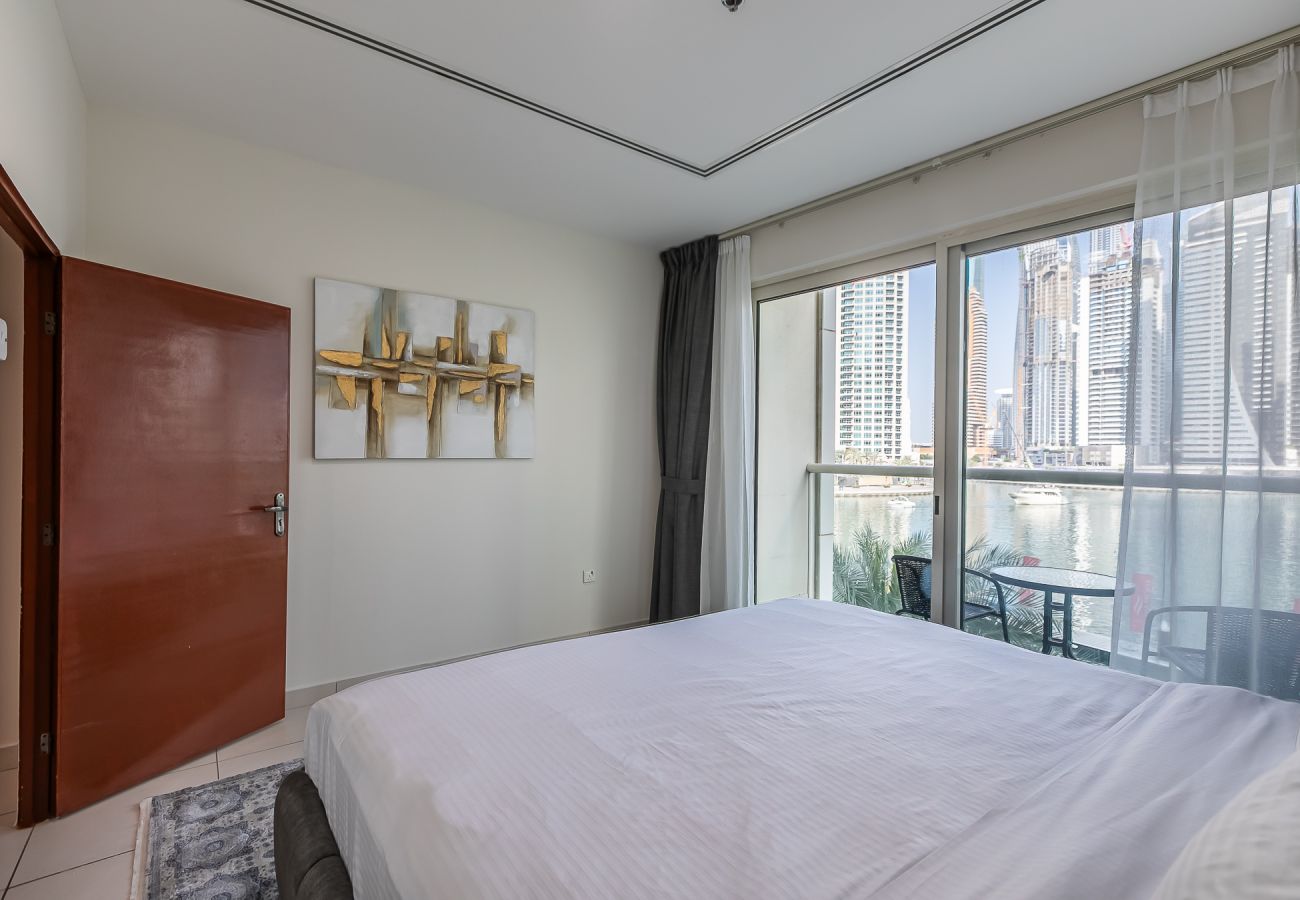 Apartment in Dubai - Renovated 2 BDR apartment I Dubai Marina I Near Metro