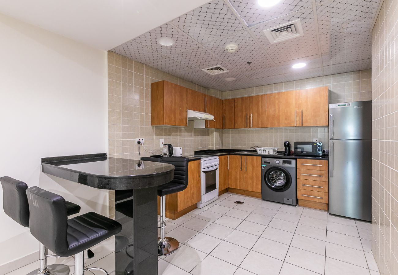 Apartment in Dubai - Renovated 2 BDR apartment I Dubai Marina I Near Metro