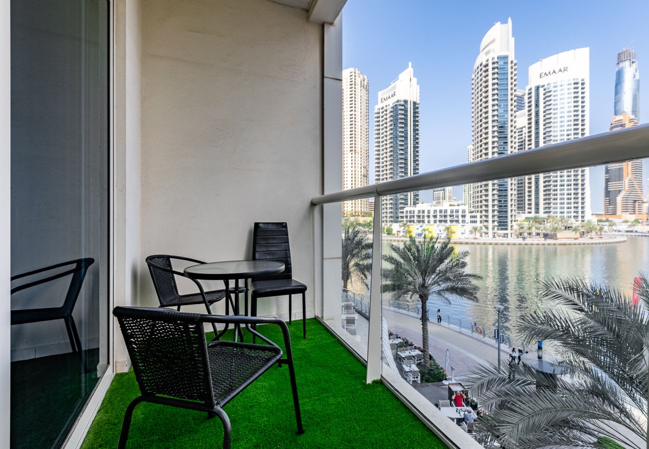 Apartment in Dubai - Renovated 2 BDR apartment I Dubai Marina I Near Metro
