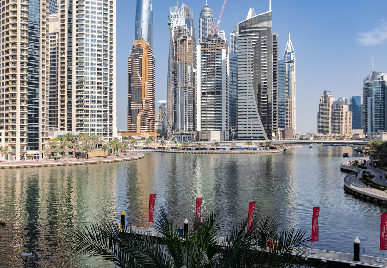 Apartment in Dubai - Renovated 2 BDR apartment I Dubai Marina I Near Metro