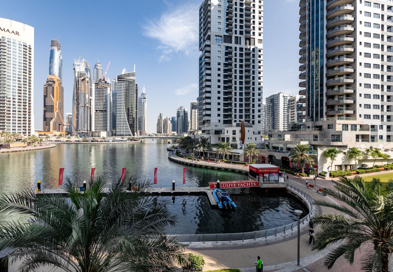 Apartment in Dubai - Renovated 2 BDR apartment I Dubai Marina I Near Metro