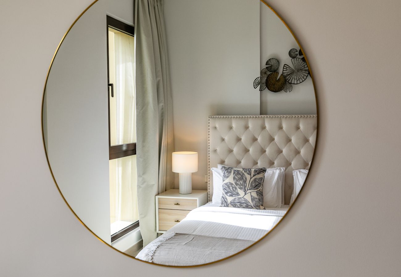 Apartment in Dubai - Chic 1-Bedroom Apartment | Asayel – Madinat Jumeirah Living