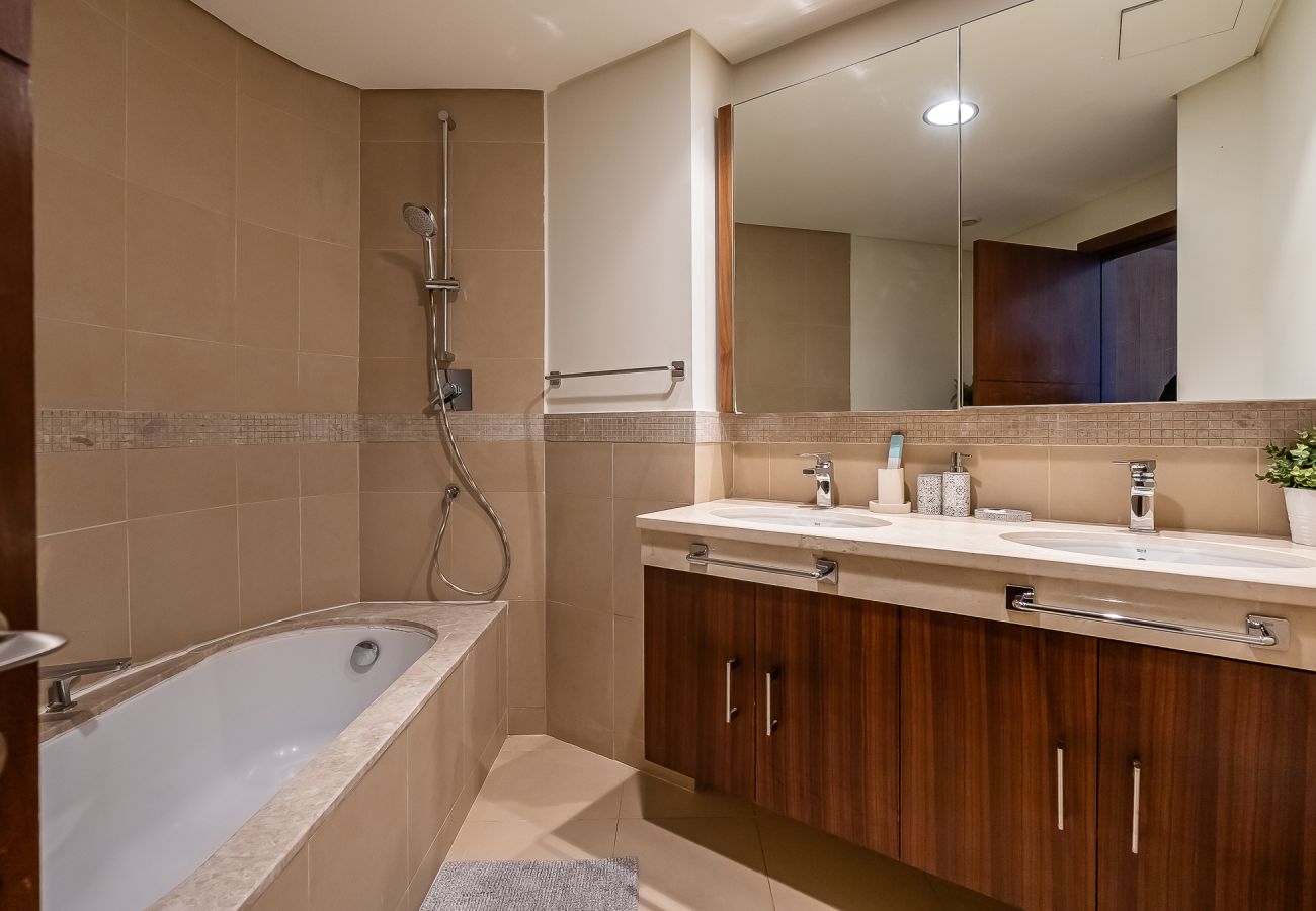 Apartment in Dubai - 2BDR apartment near Burj Khalifa I Downtown Dubai