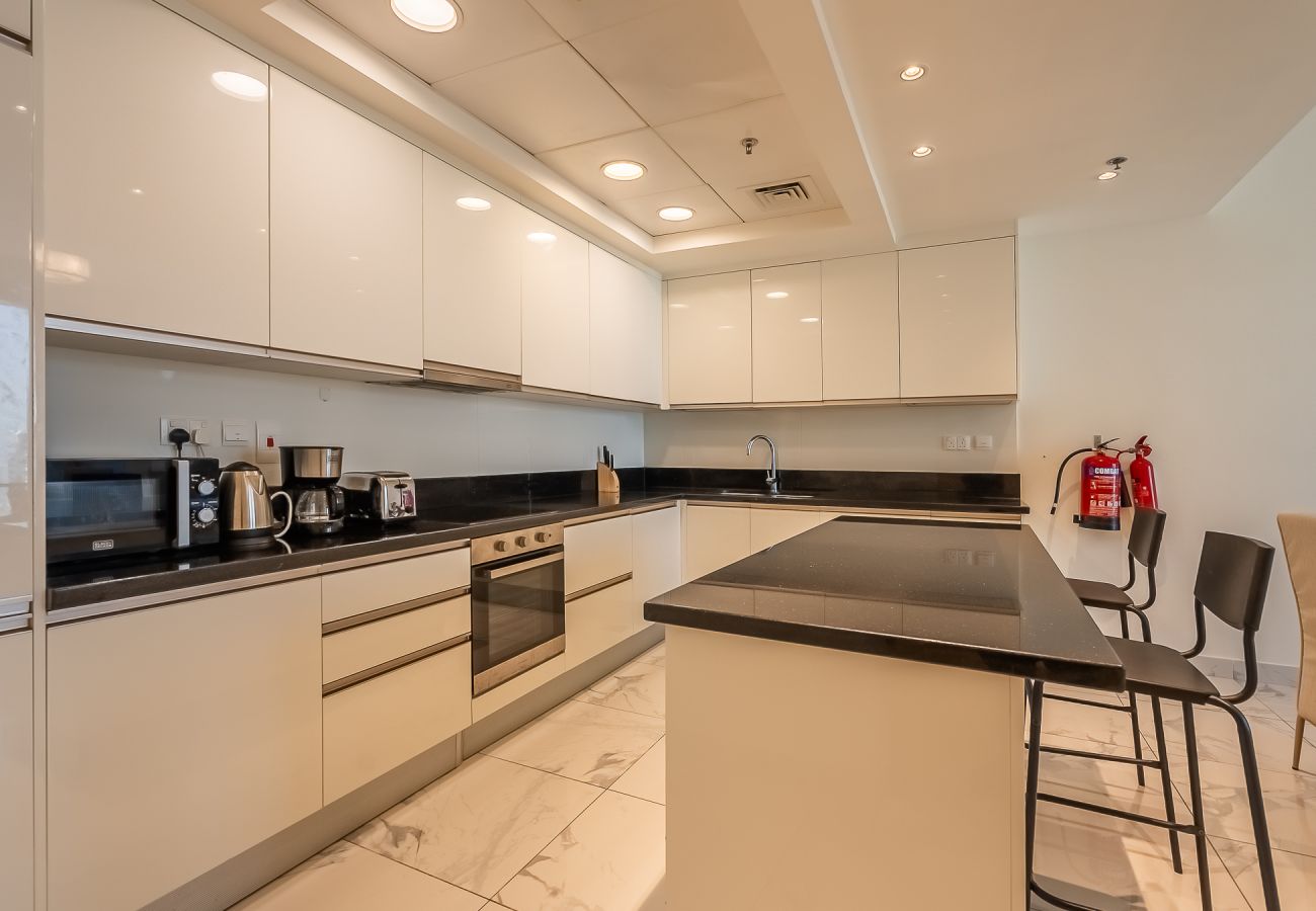 Apartment in Dubai - Elegant 3-Bedroom Apartment with Maid’s Room in Noora Tower – Al Habtoor City