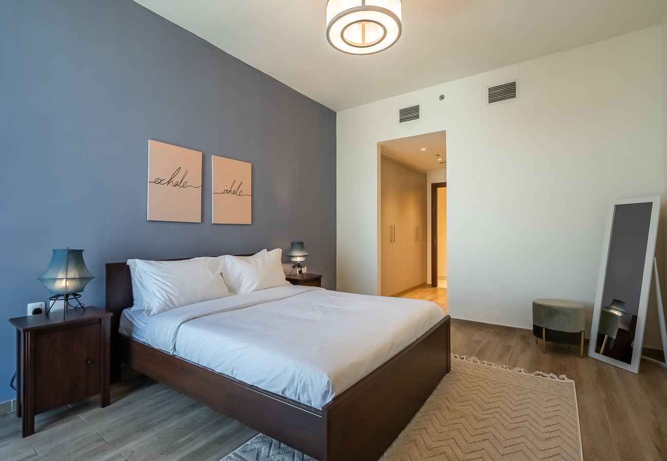 Apartment in Dubai - Elegant 3-Bedroom Apartment with Maid’s Room in Noora Tower – Al Habtoor City