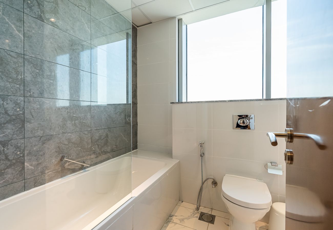 Apartment in Dubai - Elegant 3-Bedroom Apartment with Maid’s Room in Noora Tower – Al Habtoor City