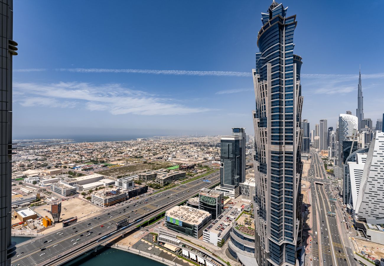 Apartment in Dubai - Elegant 3-Bedroom Apartment with Maid’s Room in Noora Tower – Al Habtoor City
