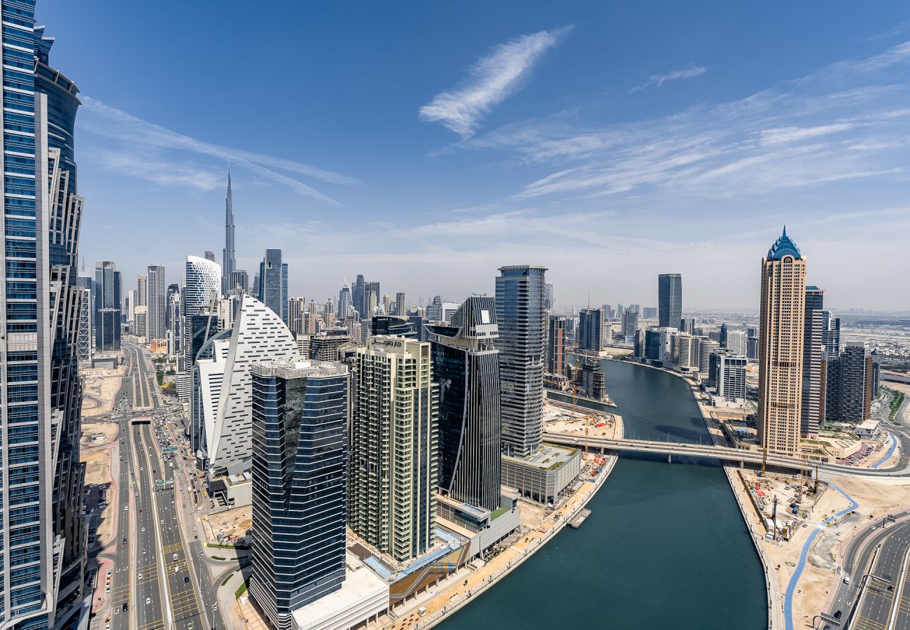 Apartment in Dubai - Elegant 3-Bedroom Apartment with Maid’s Room in Noora Tower – Al Habtoor City