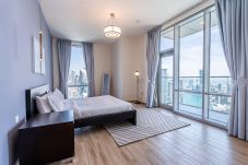 Apartment in Dubai - Spacious  3BDR + maid room in Business Bay