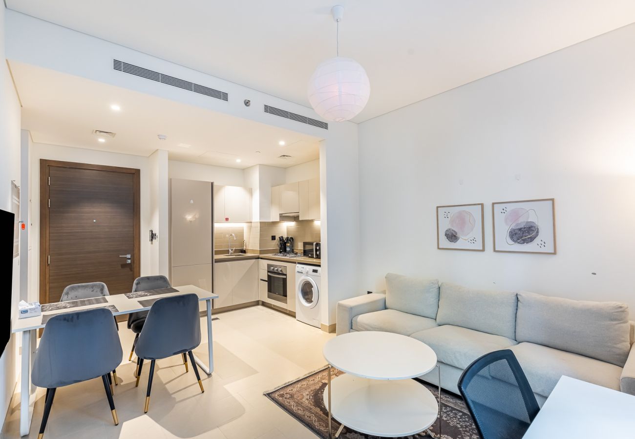 Apartment in Dubai - Modern 1BDR Apartment in Creek Vistas / Close to Downtown 