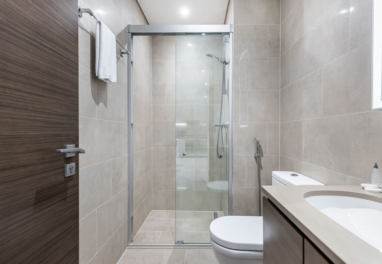 Apartment in Dubai - Modern 1BDR Apartment in Creek Vistas / Close to Downtown 