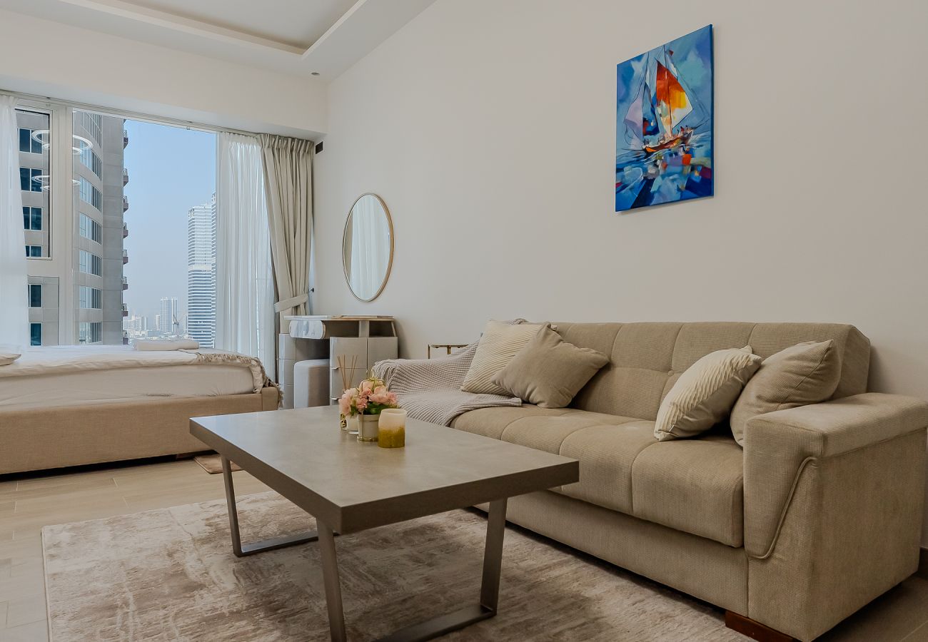Apartment in Dubai - Bright & Stylish Studio in JLT – Medore Tower