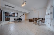 Apartment in Dubai - Stylish 1BDR in Bussiness Bay