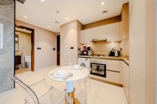 Apartment in Dubai - Extravagant 1BDR Apartment in Creek Vistas / Close to Downtown 