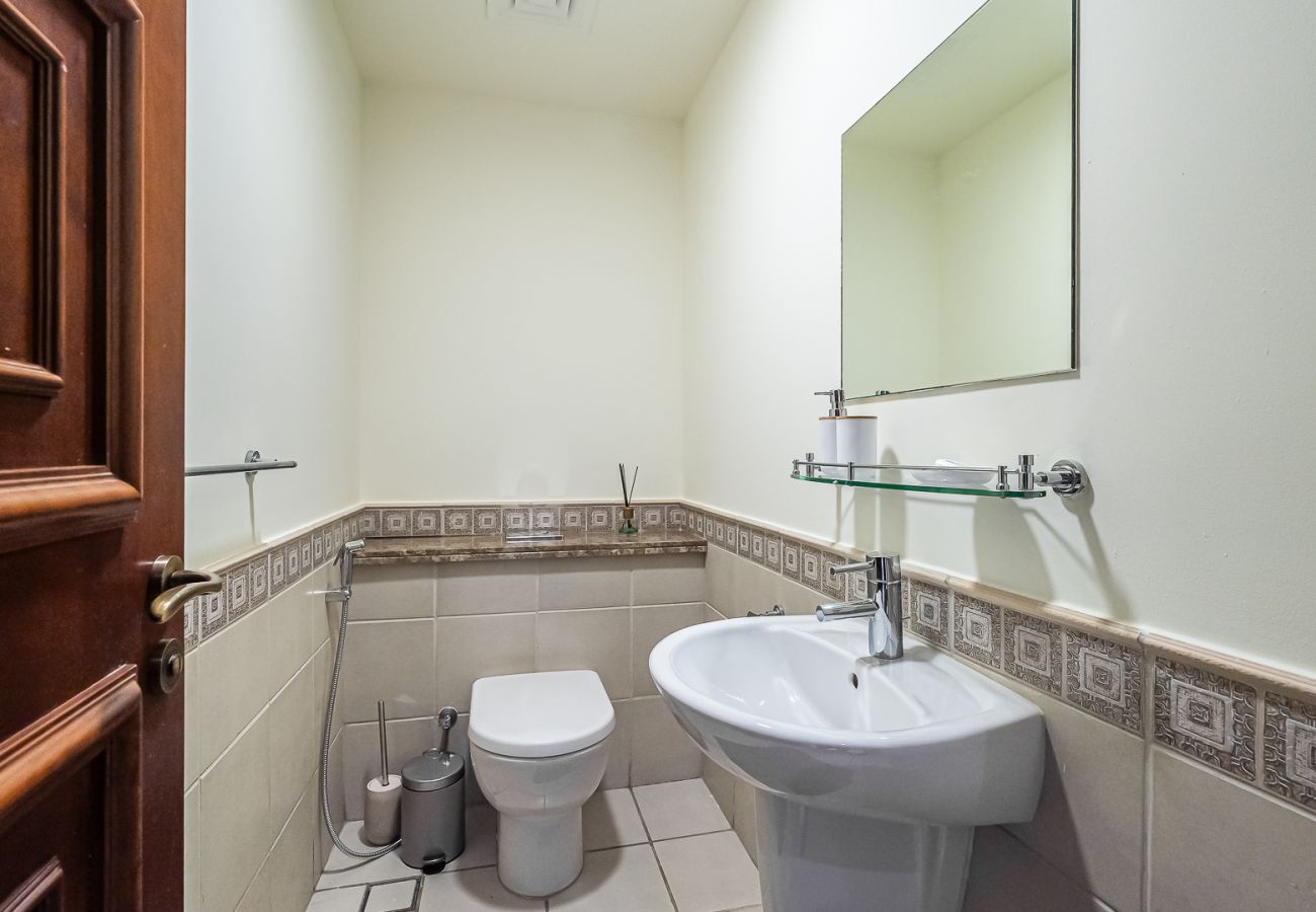 Apartment in Dubai - Apartment with Palm Jumeirah view I Golden Mile 