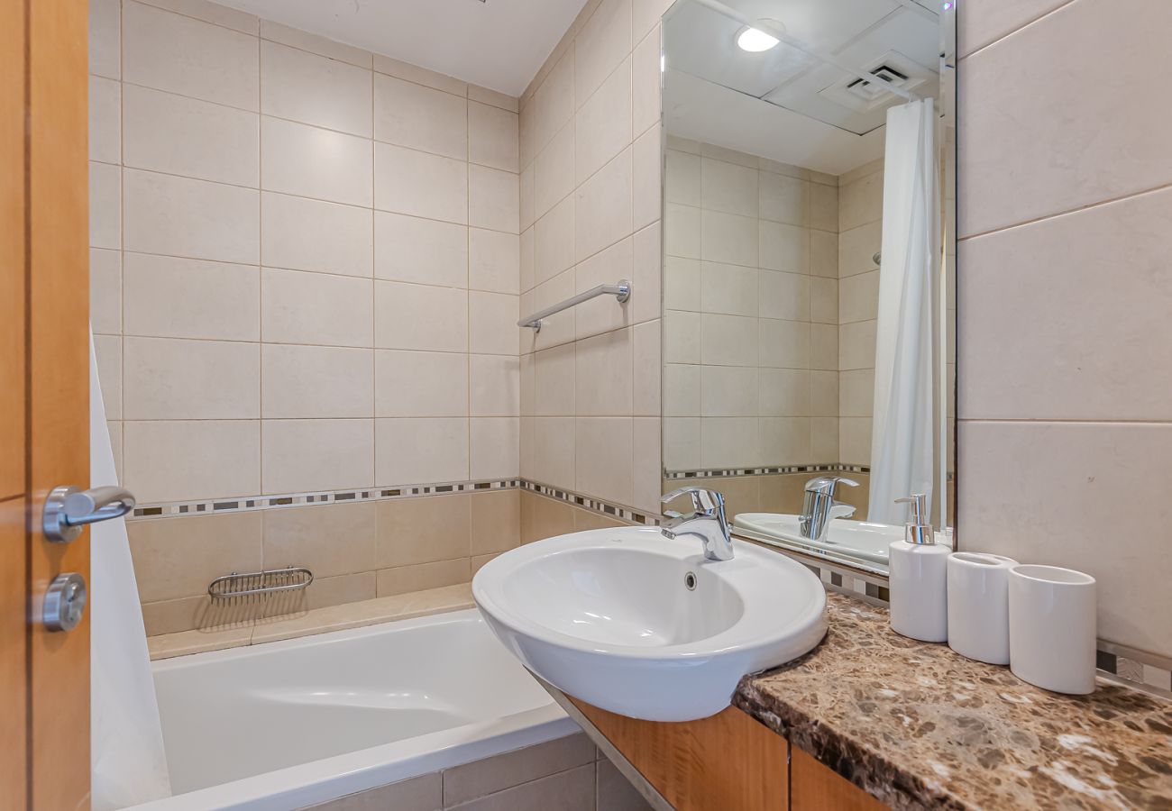 Apartment in Dubai - Spacious 3BDR Apartment in Marina with Office